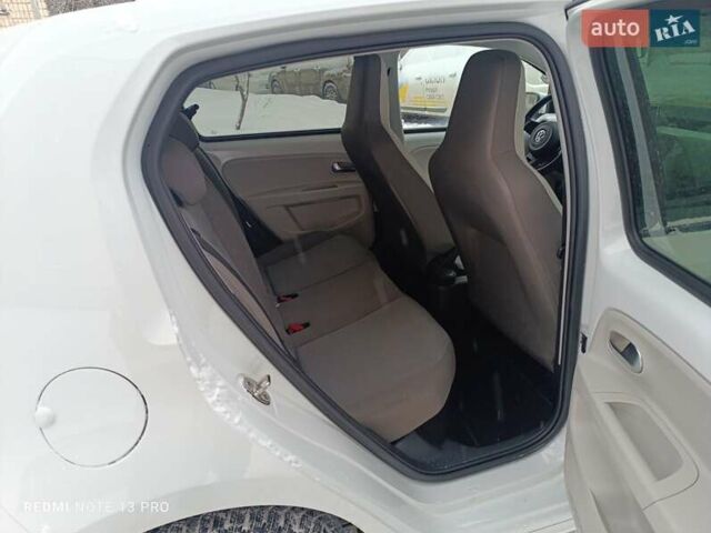 Білий Фольксваген e-up, об'ємом двигуна 0 л та пробігом 38 тис. км за 7900 $, фото 2 на Automoto.ua