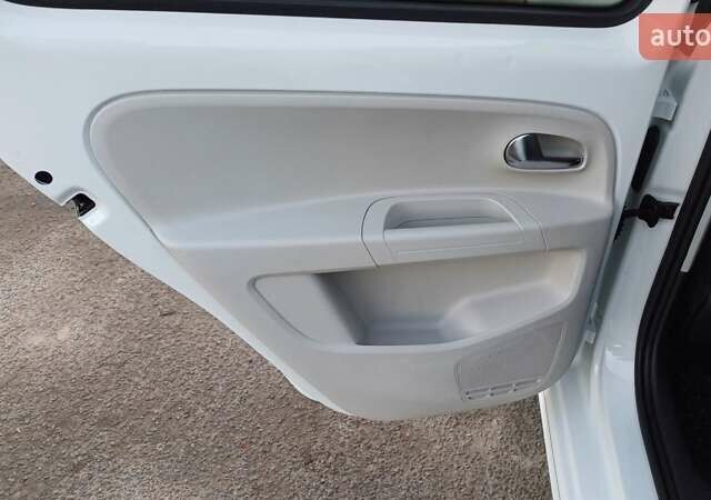 Білий Фольксваген e-up, об'ємом двигуна 0 л та пробігом 114 тис. км за 6499 $, фото 44 на Automoto.ua