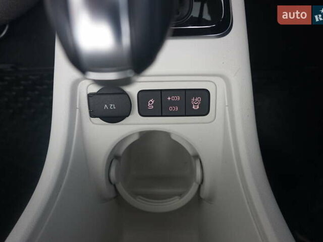 Фольксваген e-up 2013 в Самборе на Automoto.ua Белый Фольксваген e-up, объемом двигателя 0 л и пробегом 120 тыс. км за 6000 $, фото 34 на Automoto.ua