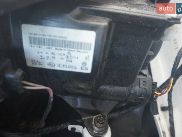 Фольксваген e-up 2013 в Самборе на Automoto.ua Белый Фольксваген e-up, объемом двигателя 0 л и пробегом 120 тыс. км за 6000 $, фото 55 на Automoto.ua