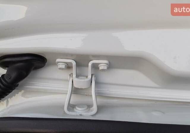 Білий Фольксваген e-up, об'ємом двигуна 0 л та пробігом 114 тис. км за 6499 $, фото 49 на Automoto.ua