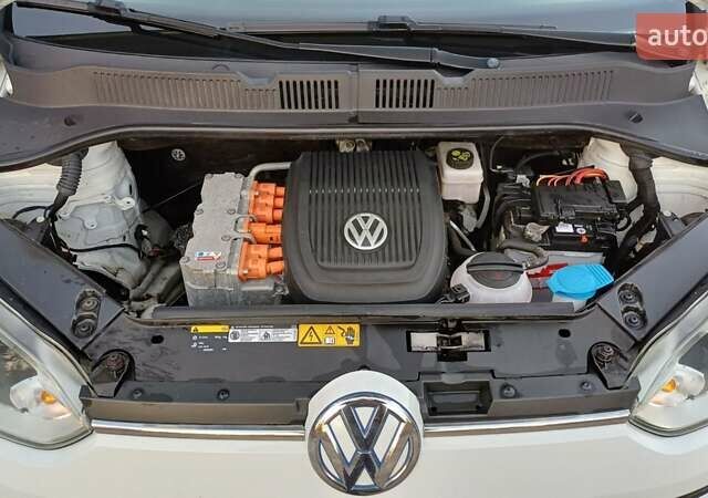 Білий Фольксваген e-up, об'ємом двигуна 0 л та пробігом 114 тис. км за 6499 $, фото 22 на Automoto.ua