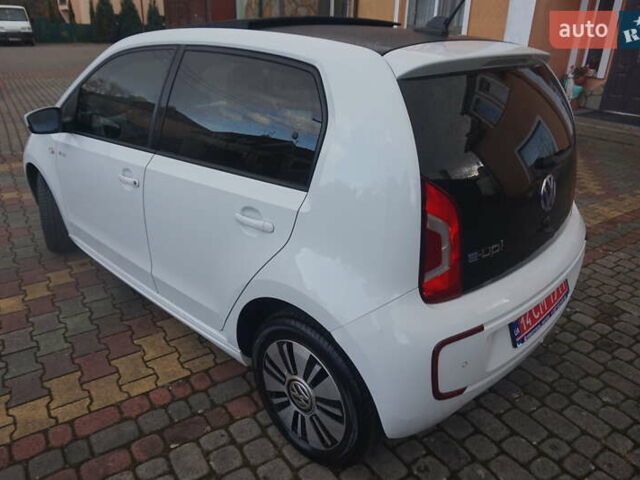 Фольксваген e-up 2013 в Самборе на Automoto.ua Белый Фольксваген e-up, объемом двигателя 0 л и пробегом 120 тыс. км за 6000 $, фото 18 на Automoto.ua