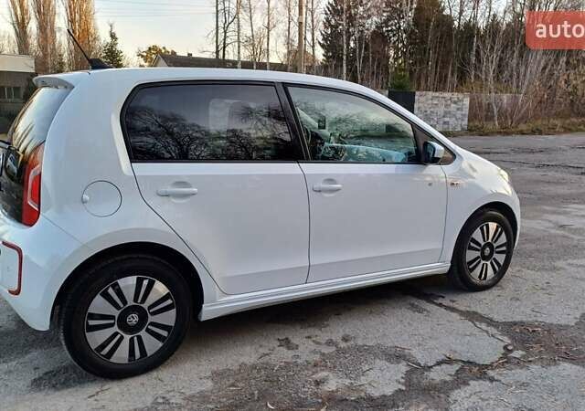Білий Фольксваген e-up, об'ємом двигуна 0 л та пробігом 114 тис. км за 6499 $, фото 6 на Automoto.ua