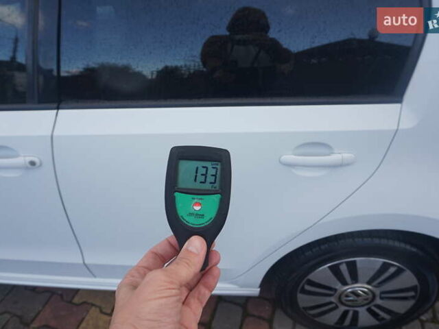 Фольксваген e-up 2013 в Самборе на Automoto.ua Белый Фольксваген e-up, объемом двигателя 0 л и пробегом 120 тыс. км за 6000 $, фото 67 на Automoto.ua