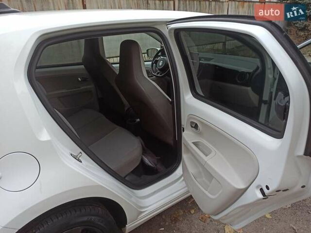 Белый Фольксваген e-up, объемом двигателя 0 л и пробегом 161 тыс. км за 6950 $, фото 5 на Automoto.ua