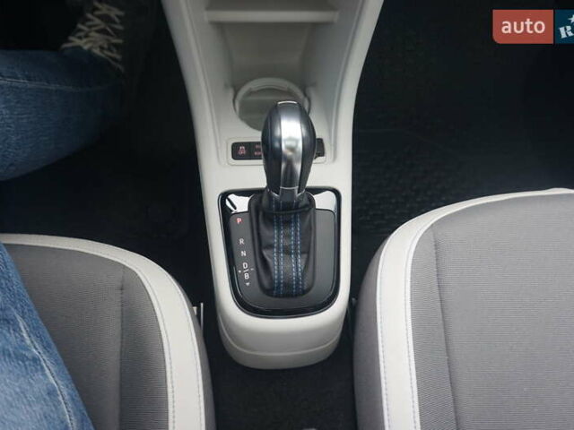 Фольксваген e-up 2013 в Самборе на Automoto.ua Белый Фольксваген e-up, объемом двигателя 0 л и пробегом 120 тыс. км за 6000 $, фото 35 на Automoto.ua