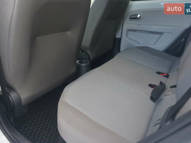 Фольксваген e-up 2013 в Самборе на Automoto.ua Белый Фольксваген e-up, объемом двигателя 0 л и пробегом 120 тыс. км за 6000 $, фото 45 на Automoto.ua