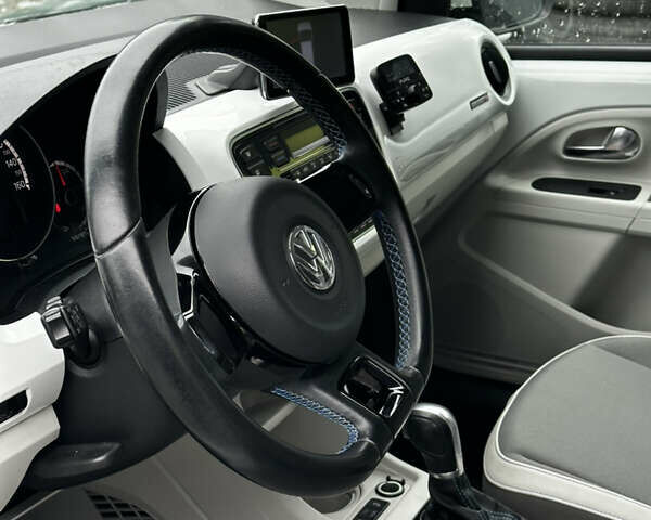 Белый Фольксваген e-up, объемом двигателя 0 л и пробегом 72 тыс. км за 6900 $, фото 6 на Automoto.ua
