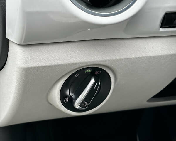 Белый Фольксваген e-up, объемом двигателя 0 л и пробегом 72 тыс. км за 6900 $, фото 7 на Automoto.ua