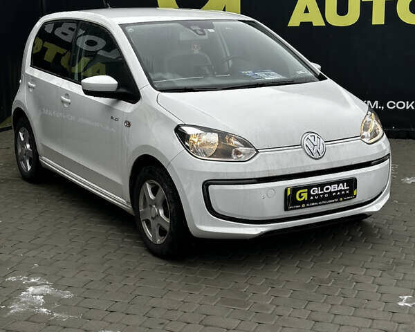 Белый Фольксваген e-up, объемом двигателя 0 л и пробегом 72 тыс. км за 6900 $, фото 2 на Automoto.ua