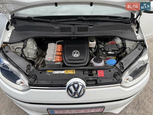 Фольксваген e-up 2013 в Каменце-Подольском на Automoto.ua Белый Фольксваген e-up, объемом двигателя 0 л и пробегом 150 тыс. км за 5999 $, фото 18 на Automoto.ua