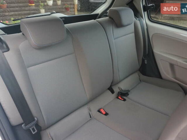 Фольксваген e-up 2013 в Самборе на Automoto.ua Белый Фольксваген e-up, объемом двигателя 0 л и пробегом 120 тыс. км за 6000 $, фото 43 на Automoto.ua