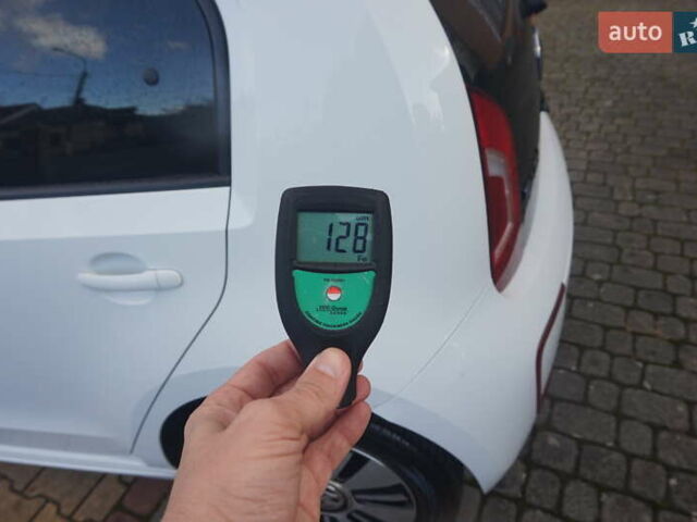 Фольксваген e-up 2013 в Самборе на Automoto.ua Белый Фольксваген e-up, объемом двигателя 0 л и пробегом 120 тыс. км за 6000 $, фото 68 на Automoto.ua