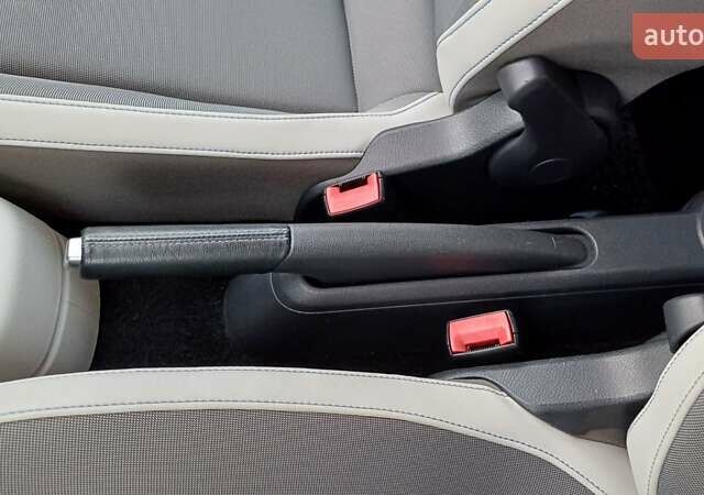 Білий Фольксваген e-up, об'ємом двигуна 0 л та пробігом 114 тис. км за 6499 $, фото 35 на Automoto.ua