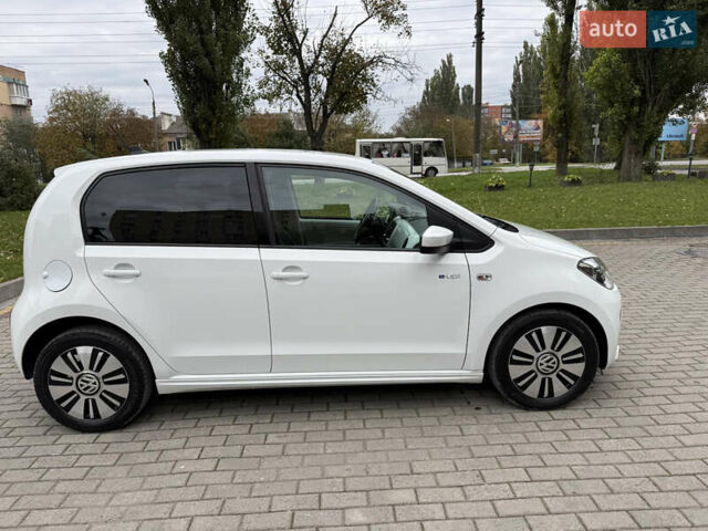 Фольксваген e-up 2013 в Каменце-Подольском на Automoto.ua Белый Фольксваген e-up, объемом двигателя 0 л и пробегом 150 тыс. км за 5999 $, фото 4 на Automoto.ua