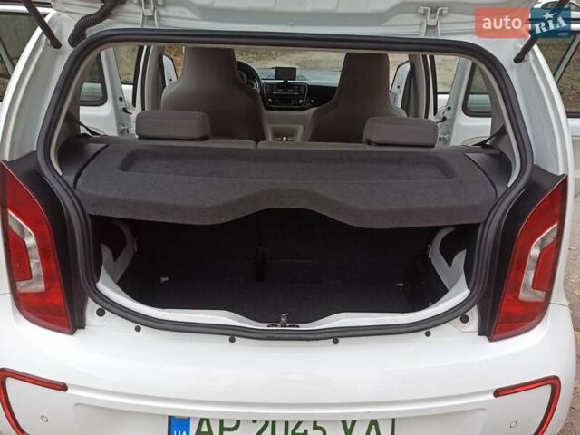 Белый Фольксваген e-up, объемом двигателя 0 л и пробегом 161 тыс. км за 6950 $, фото 8 на Automoto.ua