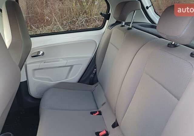 Білий Фольксваген e-up, об'ємом двигуна 0 л та пробігом 114 тис. км за 6499 $, фото 46 на Automoto.ua