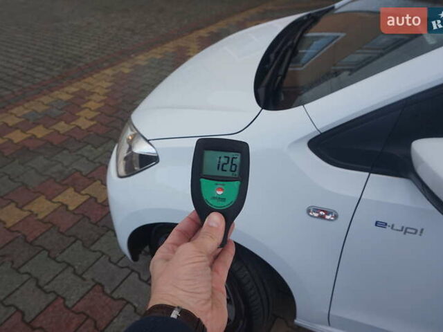 Фольксваген e-up 2013 в Самборе на Automoto.ua Белый Фольксваген e-up, объемом двигателя 0 л и пробегом 120 тыс. км за 6000 $, фото 65 на Automoto.ua