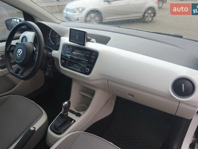Фольксваген e-up 2013 в Самборе на Automoto.ua Белый Фольксваген e-up, объемом двигателя 0 л и пробегом 120 тыс. км за 6000 $, фото 39 на Automoto.ua