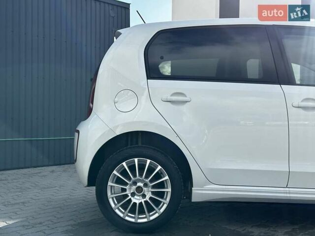 Белый Фольксваген e-up, объемом двигателя 0 л и пробегом 89 тыс. км за 6799 $, фото 9 на Automoto.ua