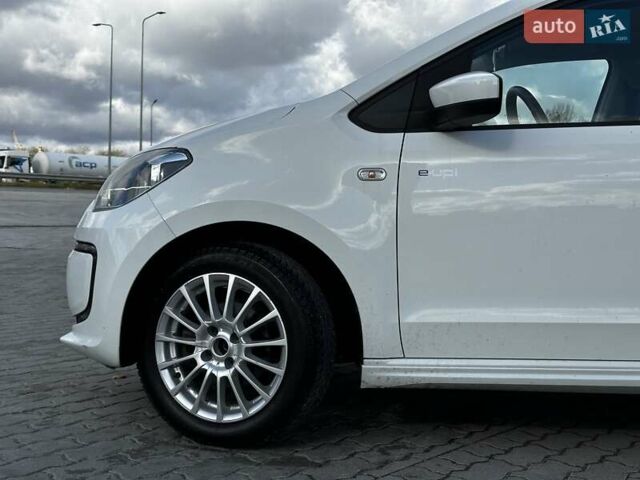 Белый Фольксваген e-up, объемом двигателя 0 л и пробегом 89 тыс. км за 6799 $, фото 4 на Automoto.ua