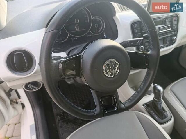 Білий Фольксваген e-up, об'ємом двигуна 0 л та пробігом 108 тис. км за 6930 $, фото 29 на Automoto.ua