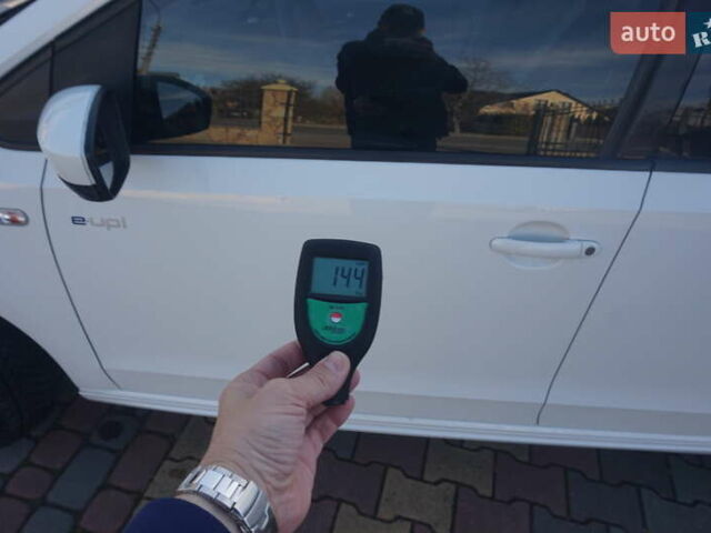 Белый Фольксваген e-up, объемом двигателя 0 л и пробегом 84 тыс. км за 6200 $, фото 62 на Automoto.ua