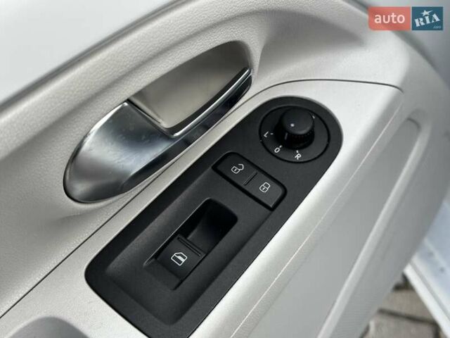 Белый Фольксваген e-up, объемом двигателя 0 л и пробегом 89 тыс. км за 6799 $, фото 15 на Automoto.ua