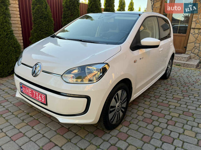 Белый Фольксваген e-up, объемом двигателя 0 л и пробегом 101 тыс. км за 6350 $, фото 3 на Automoto.ua