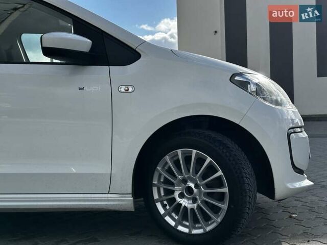 Белый Фольксваген e-up, объемом двигателя 0 л и пробегом 89 тыс. км за 6799 $, фото 11 на Automoto.ua