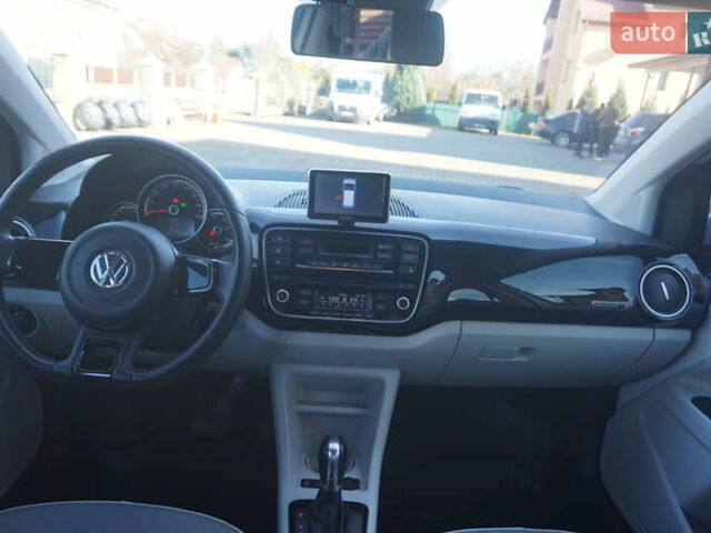 Белый Фольксваген e-up, объемом двигателя 0 л и пробегом 84 тыс. км за 6200 $, фото 47 на Automoto.ua