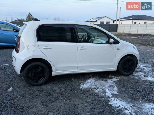 Белый Фольксваген e-up, объемом двигателя 0 л и пробегом 84 тыс. км за 5850 $, фото 5 на Automoto.ua