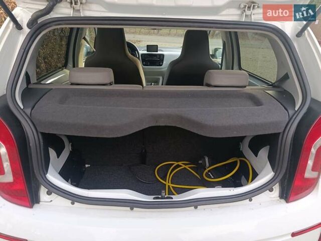 Білий Фольксваген e-up, об'ємом двигуна 0 л та пробігом 108 тис. км за 6930 $, фото 22 на Automoto.ua