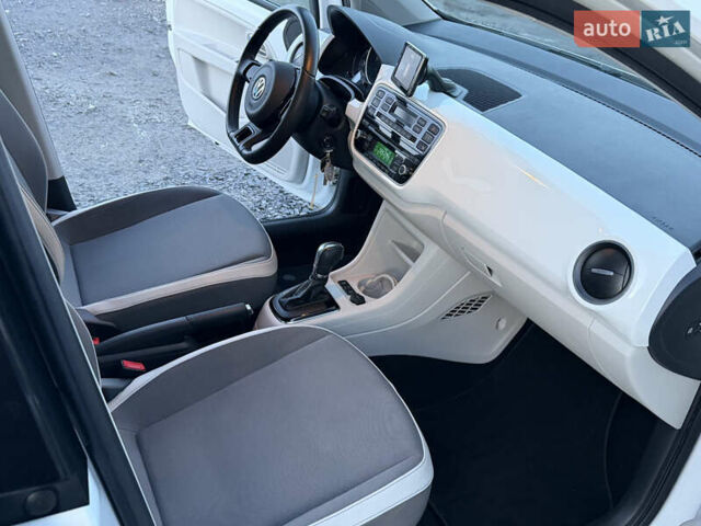 Белый Фольксваген e-up, объемом двигателя 0 л и пробегом 84 тыс. км за 5850 $, фото 16 на Automoto.ua