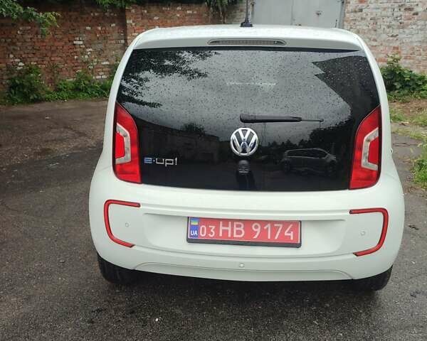 Белый Фольксваген e-up, объемом двигателя 0 л и пробегом 39 тыс. км за 6600 $, фото 8 на Automoto.ua
