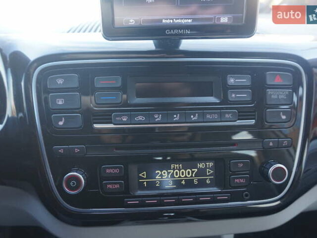 Белый Фольксваген e-up, объемом двигателя 0 л и пробегом 84 тыс. км за 6200 $, фото 34 на Automoto.ua