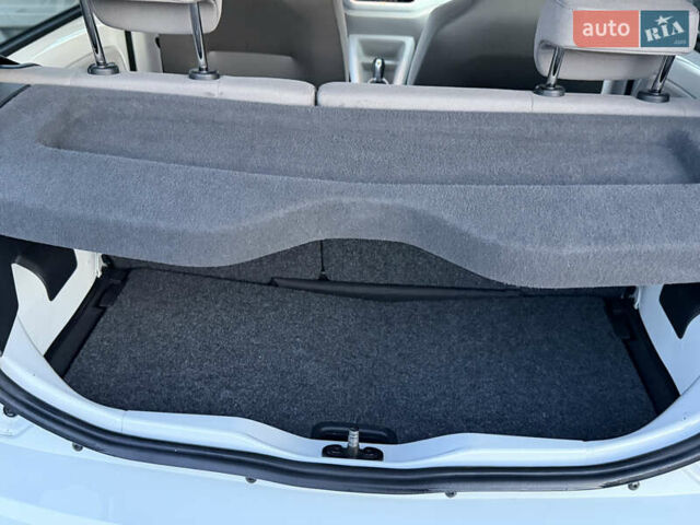 Белый Фольксваген e-up, объемом двигателя 0 л и пробегом 84 тыс. км за 5850 $, фото 12 на Automoto.ua