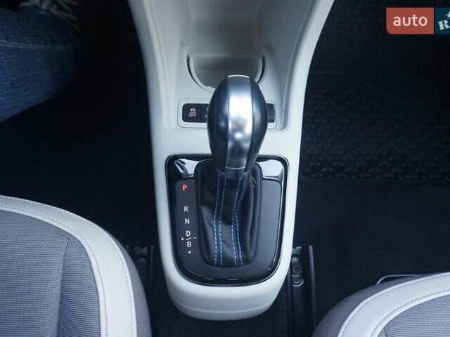 Белый Фольксваген e-up, объемом двигателя 0 л и пробегом 84 тыс. км за 6200 $, фото 36 на Automoto.ua