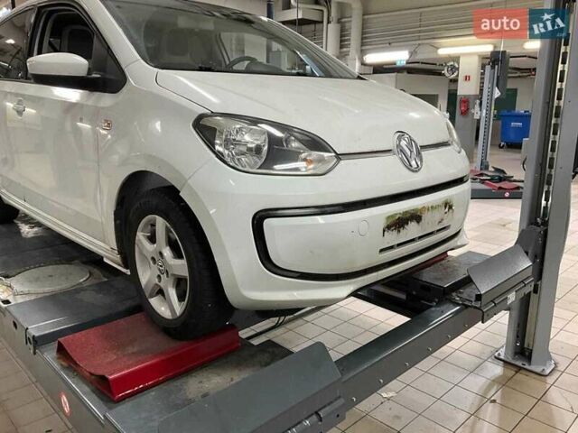Белый Фольксваген e-up, объемом двигателя 0 л и пробегом 54 тыс. км за 6450 $, фото 43 на Automoto.ua