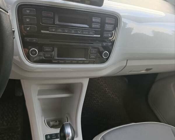 Білий Фольксваген e-up, об'ємом двигуна 0 л та пробігом 108 тис. км за 6930 $, фото 30 на Automoto.ua
