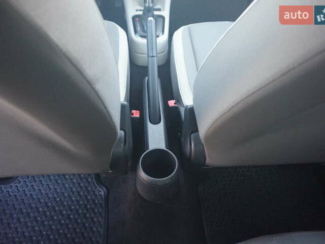 Белый Фольксваген e-up, объемом двигателя 0 л и пробегом 84 тыс. км за 6200 $, фото 48 на Automoto.ua