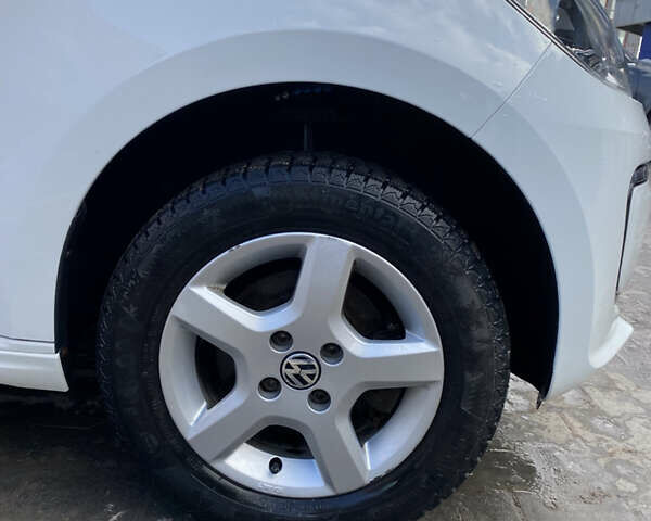 Белый Фольксваген e-up, объемом двигателя 0 л и пробегом 45 тыс. км за 7499 $, фото 13 на Automoto.ua