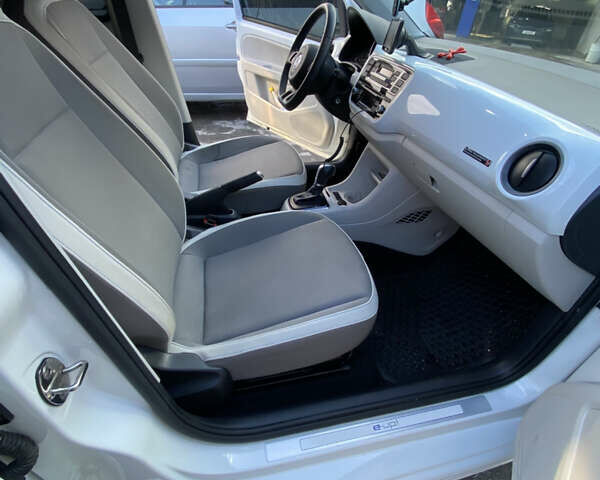 Белый Фольксваген e-up, объемом двигателя 0 л и пробегом 45 тыс. км за 7499 $, фото 5 на Automoto.ua