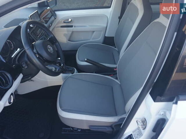 Белый Фольксваген e-up, объемом двигателя 0 л и пробегом 84 тыс. км за 6200 $, фото 27 на Automoto.ua