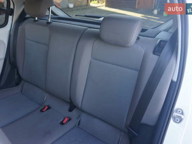 Белый Фольксваген e-up, объемом двигателя 0 л и пробегом 84 тыс. км за 6200 $, фото 46 на Automoto.ua