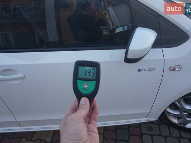 Белый Фольксваген e-up, объемом двигателя 0 л и пробегом 84 тыс. км за 6200 $, фото 68 на Automoto.ua