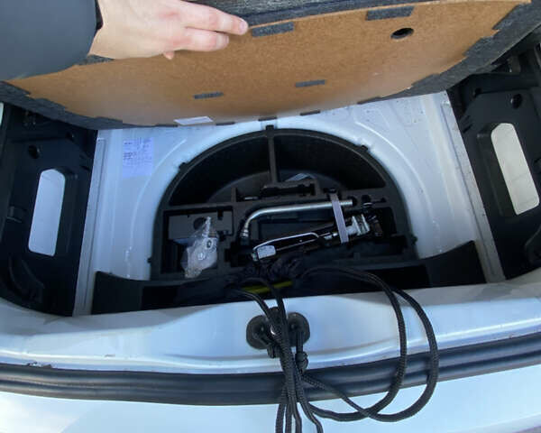 Белый Фольксваген e-up, объемом двигателя 0 л и пробегом 45 тыс. км за 7499 $, фото 12 на Automoto.ua