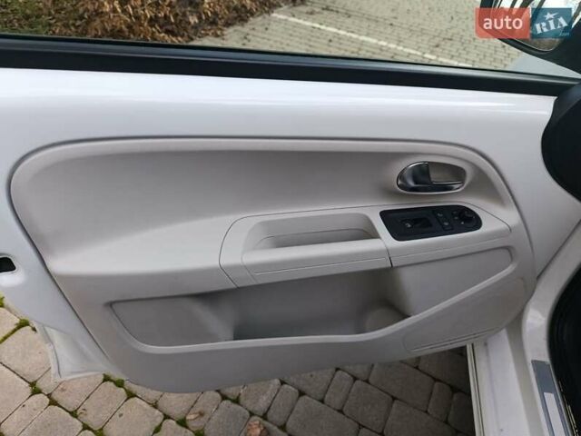 Білий Фольксваген e-up, об'ємом двигуна 0 л та пробігом 108 тис. км за 6930 $, фото 25 на Automoto.ua