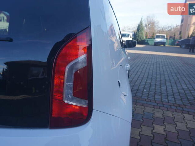 Белый Фольксваген e-up, объемом двигателя 0 л и пробегом 84 тыс. км за 6200 $, фото 23 на Automoto.ua